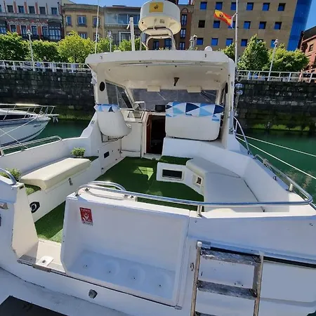 Úszó hotel Experiencia En El Mar M Gijón